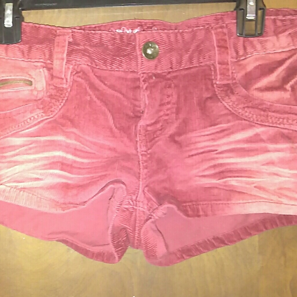 Shorts - Picture 2 of 3